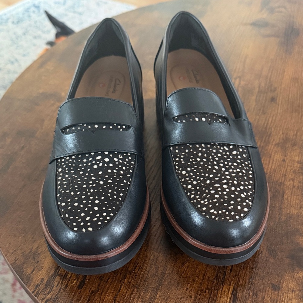 Clarks Women's Black Leather Loafers with Speckled Brown Inset